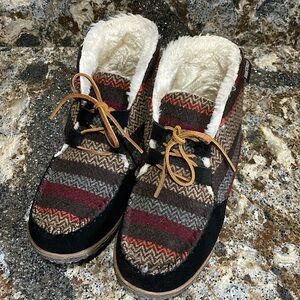 Minnetonka Booties 9M